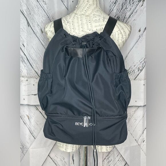 Beyond Yoga Convertible Gym Bag in Black - Picture 3 of 11